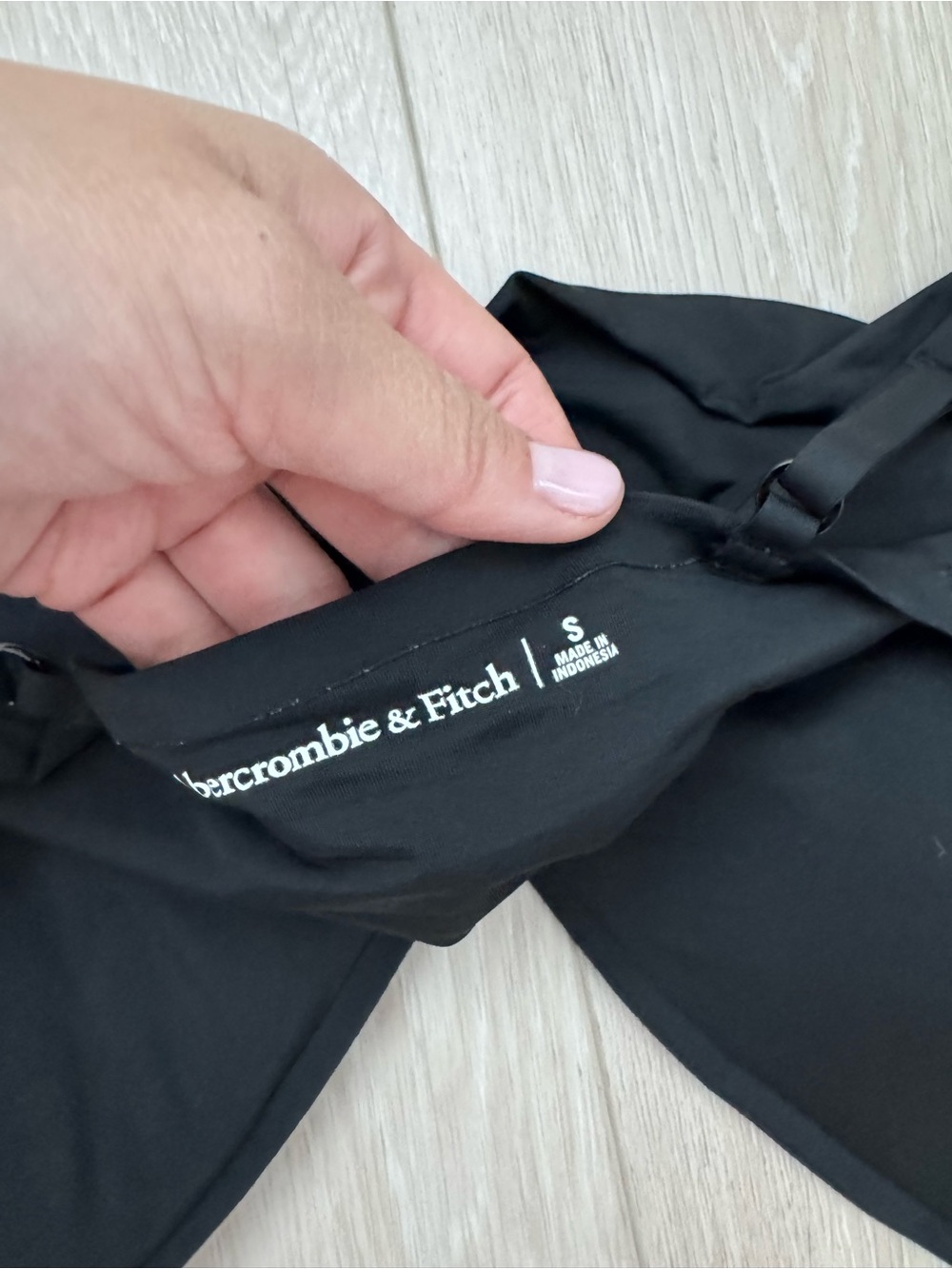 Abercrombie & Fitch Next to Naked Triangle Bralette - Picture 4 of 4